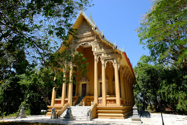 Wat Khiri Wihan  
