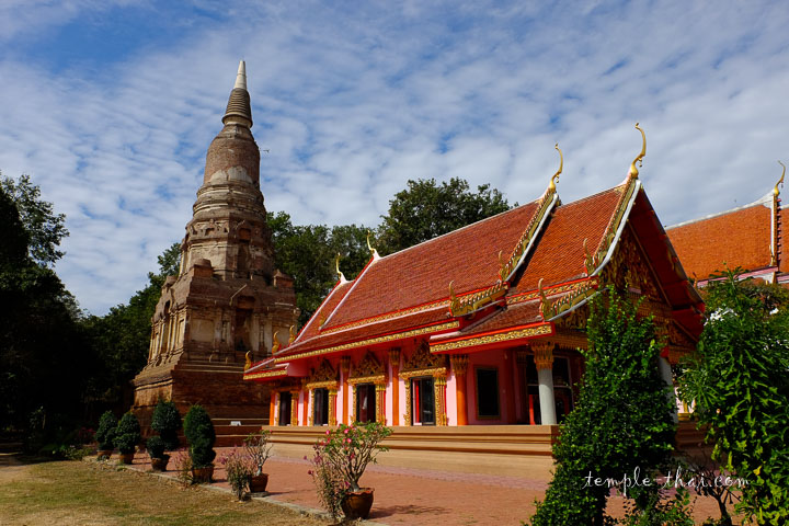 Wat Phra Kaeo Sangkhaburi