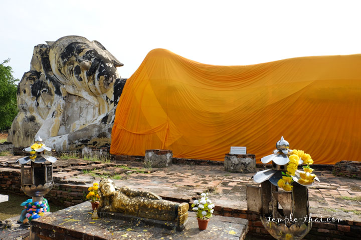 Le bouddha allongé et ses 42 mètres de long