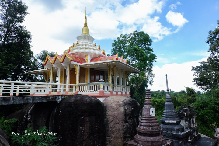 Wat Tham Klong Pen