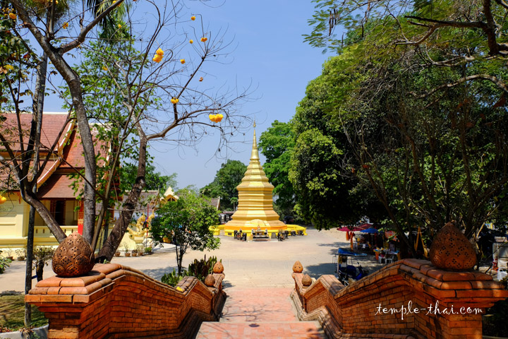 Wat Phrathat Doi Chom Thong