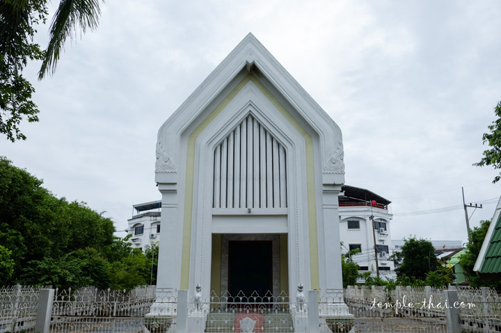 Wat Klang Ubon Ratchathani