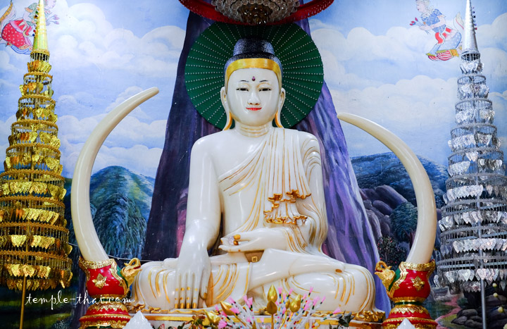 bouddha en marbre