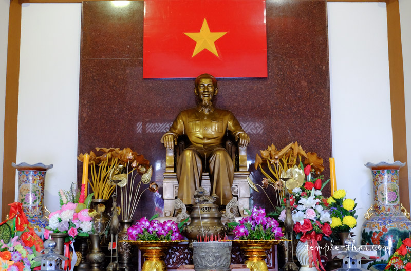 Statue Ho CHi Minh