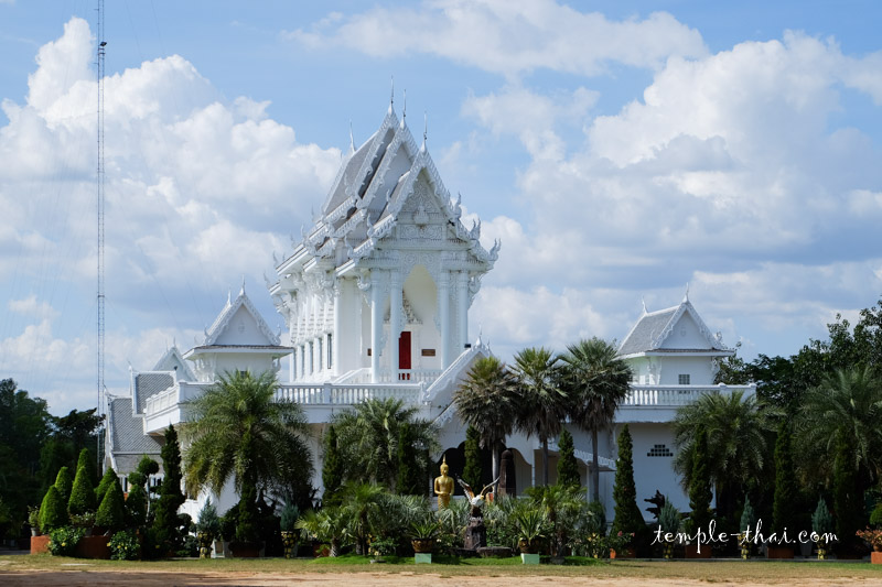 Wat Tham Khuha Suwan